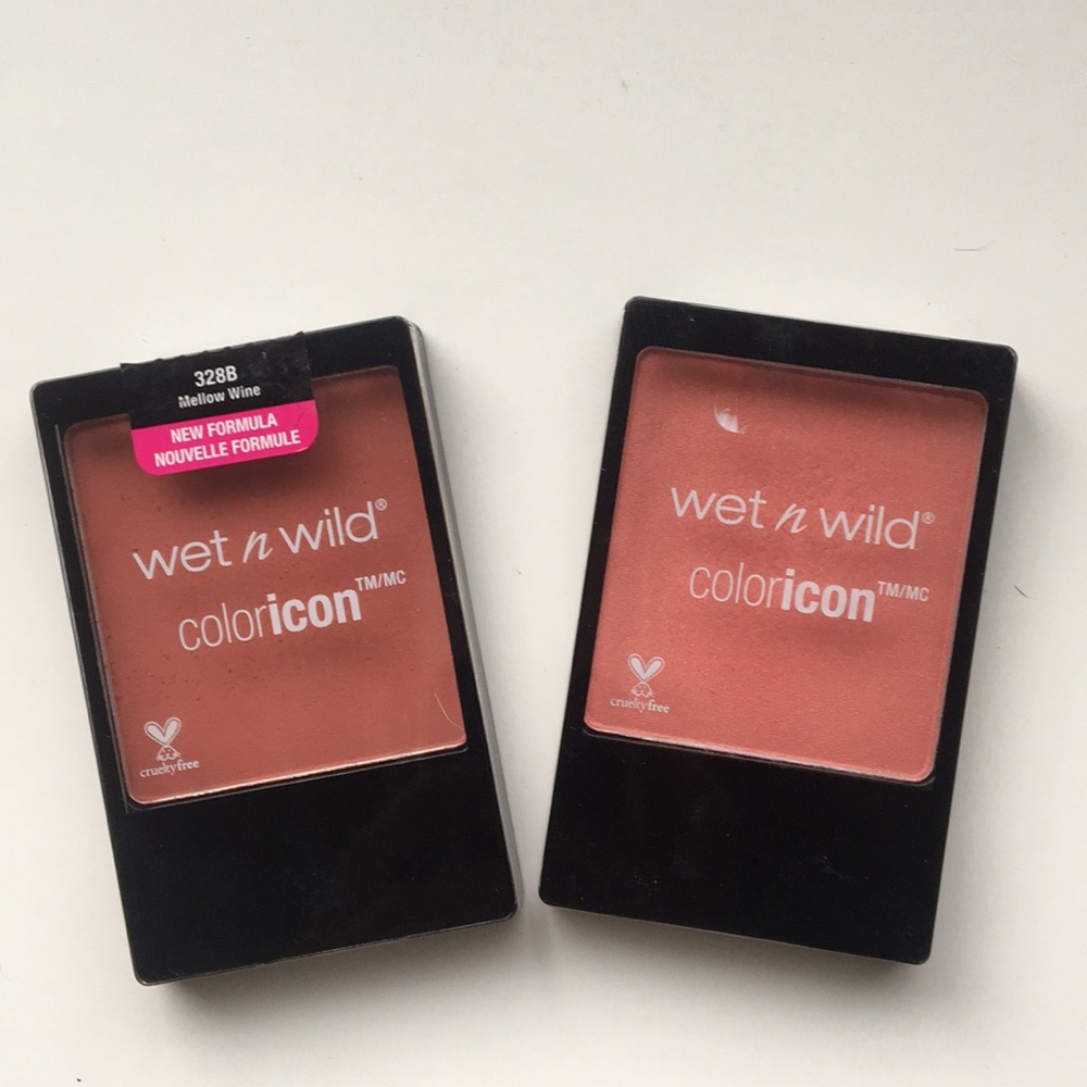 * Free with purchase over $20*Wet n wild blush duo